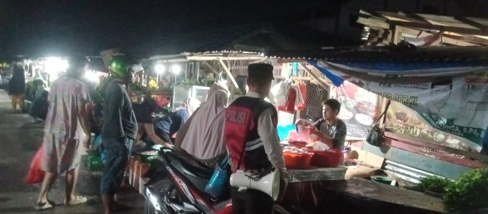 Cegah Curanmor, Polres Labusel Patroli Jalan Kaki