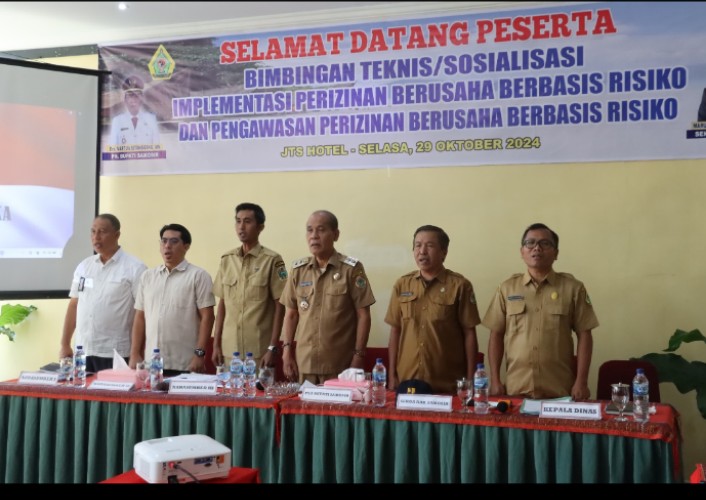 Plt. Bupati Samosir Buka Bimtek Implementasi Perizinan Berusaha dan Pengawasan Perizinan