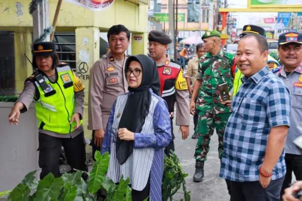 Wali Kota Pematangsiantar ke Pos Pengamanan dan Pelayanan Nataru