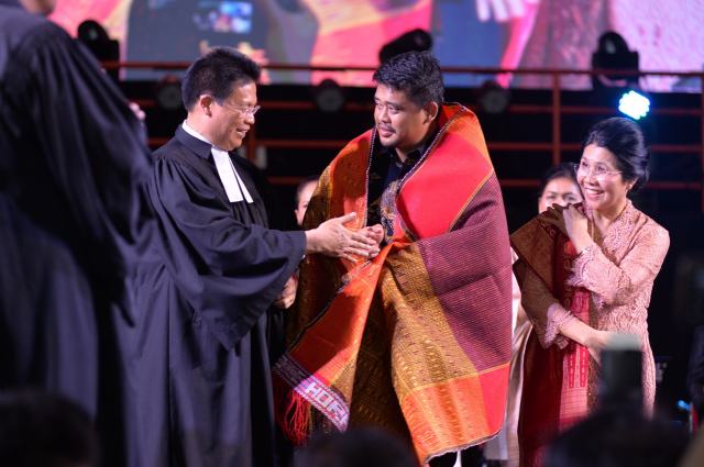 Gubernur Sumatera Utara (Sumut) Bobby Nasution menghadiri dan memberikan sambutan pada Paskah Raya Jemaat HKBP Wilayah Medan Sekitarnya di Gedung Serbaguna Pemprovsu Jalan Willliem Iskandar, Deliserdang, Minggu (27/4/2025). Foto/Diskominfo Sumut