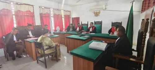 Terdakwa Nina Wati saat mengikuti persidangan agenda tuntutan di Pengadilan Negeri Lubukpakam yang bersidang di Labuhan Deli, Kamis (22/5/2025). (Ist)