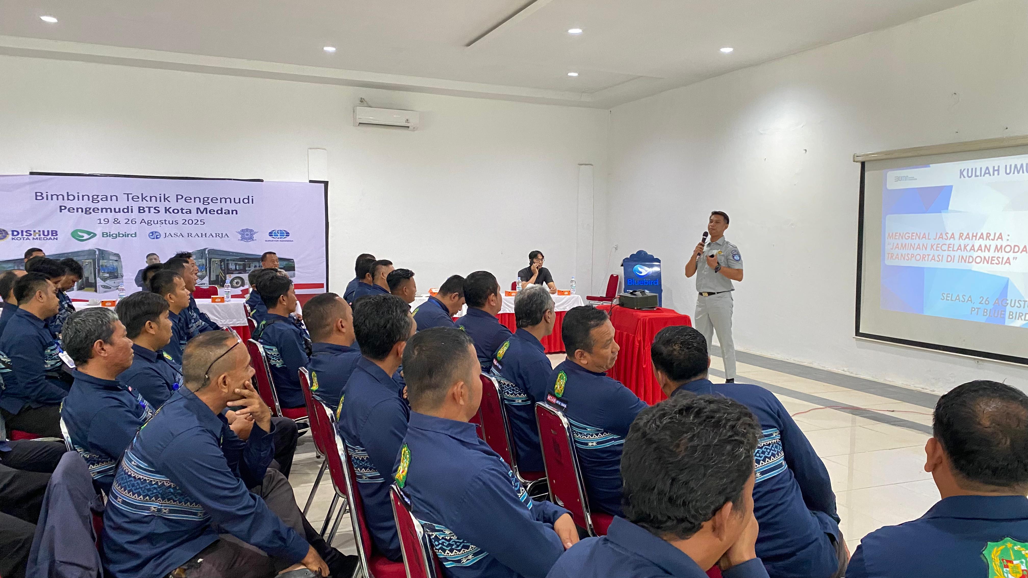 Turunkan Angka Kecelakaan, Jasa Raharja Berikan Pembekalan Keselamatan di PO Blue Bird Medan