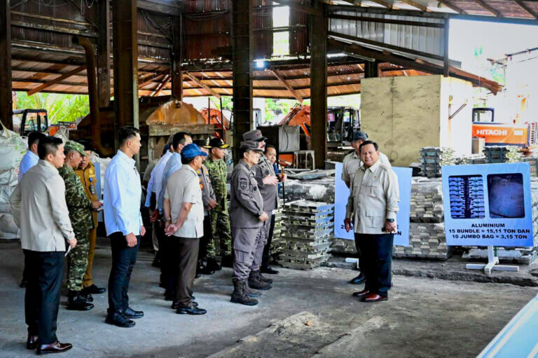 Presiden Prabowo Saksikan Langsung Penyerahan Aset Barang Rampasan Negara dari Tambang Ilegal kepada PT Timah
