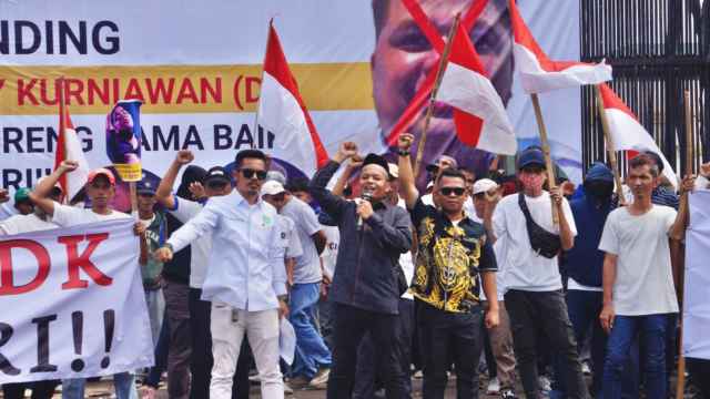 AMPP Demo DPR Minta Kasus Kriminalisasi Rahmadi di RDPU