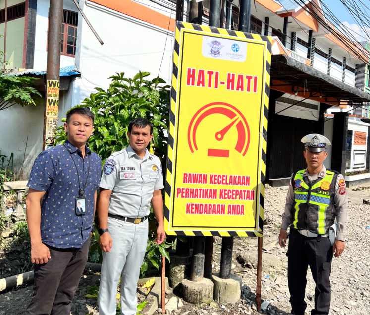 Jasa Raharja Pasang Baliho Keselamatan Transportasi di Titik Rawan Kecelakaan Kawasan Labuhan Deli dan Medan Marelan